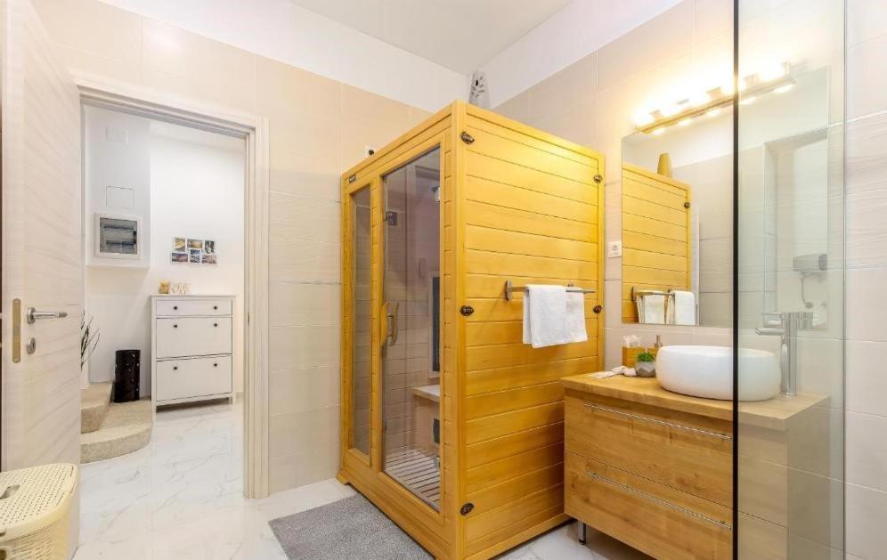 Apartment Lidija with sauna Rijeka Bagian luar foto